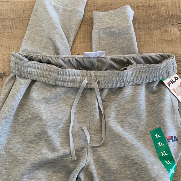 NWT ~ FILA  Jogger Sweatpants Zip Pockets  Heather Gray - Picture 5 of 8